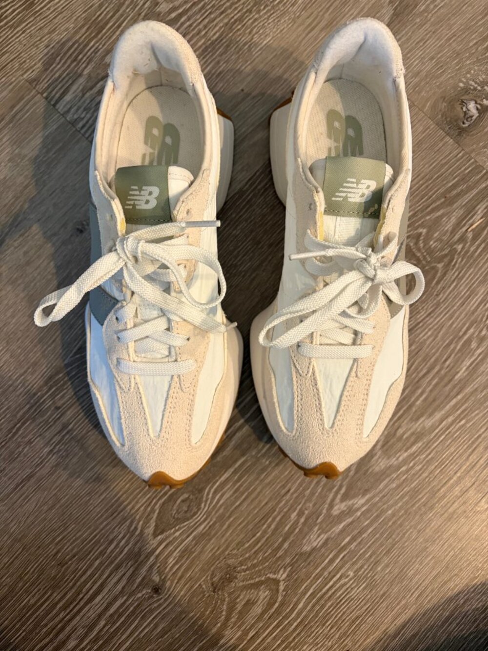 New Balance 327 Cream White Sneakers Size 9 Women NWOT Suede Neutral Aesthetic - Picture 4 of 9